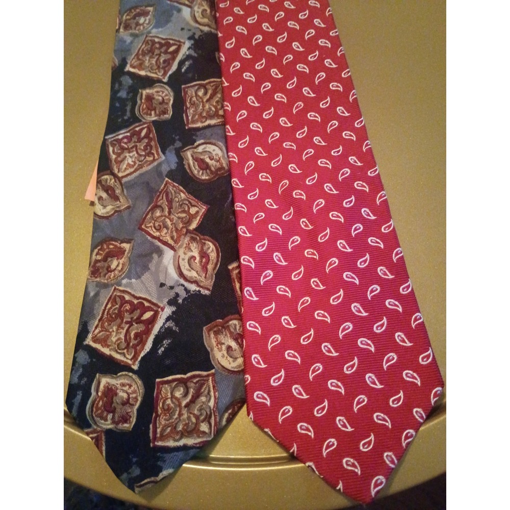 2pc Mens Silk Tie Lot Marcus Neiman Marcus Collection Jos A Bank Red Paisley